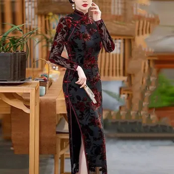 2024 Новое весеннее платье Cheongsam в китайском стиле в стиле ретро из золотого бархата, Элегантные платья для мам на свадьбу, женское длинное платье высокого класса