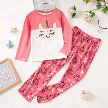 Комплект Пижам PatPat из 2 предметов для девочки с рисунком кошки в виде цветного блока, футболка с длинными рукавами и штаны с буквенным принтом в виде радуги, Пижамный комплект